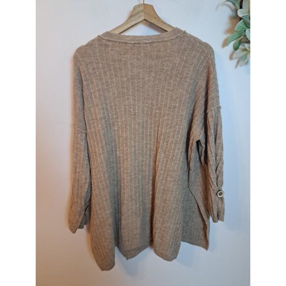 Free People intimately Womens Oversized Heather Tan Henley Sweater sz Small - Picture 4 of 5